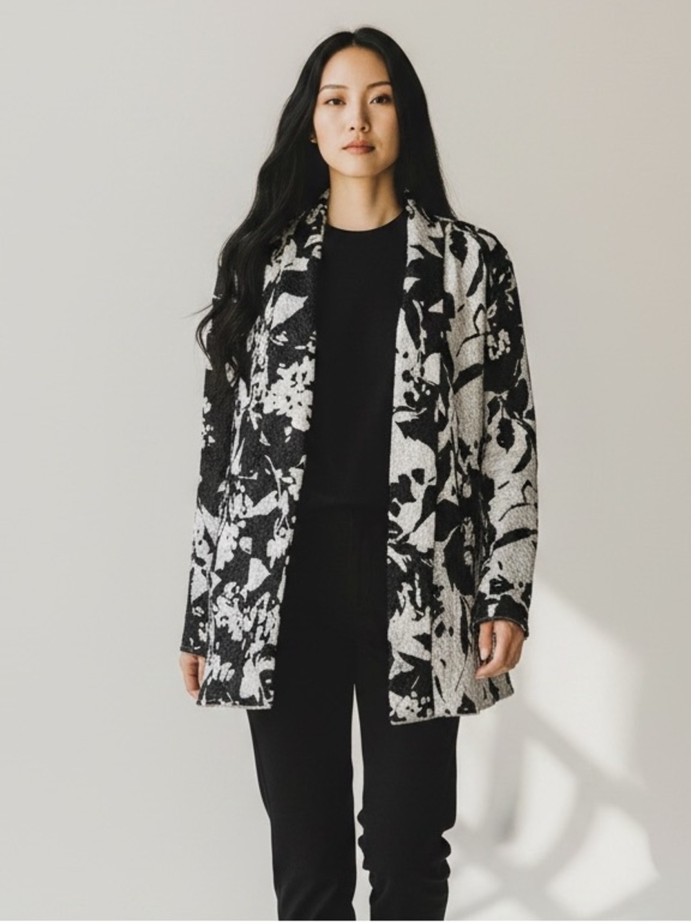 Chico’s Black & White Floral Open Front Cardigan/Jacket | Travel-Friendly | 2